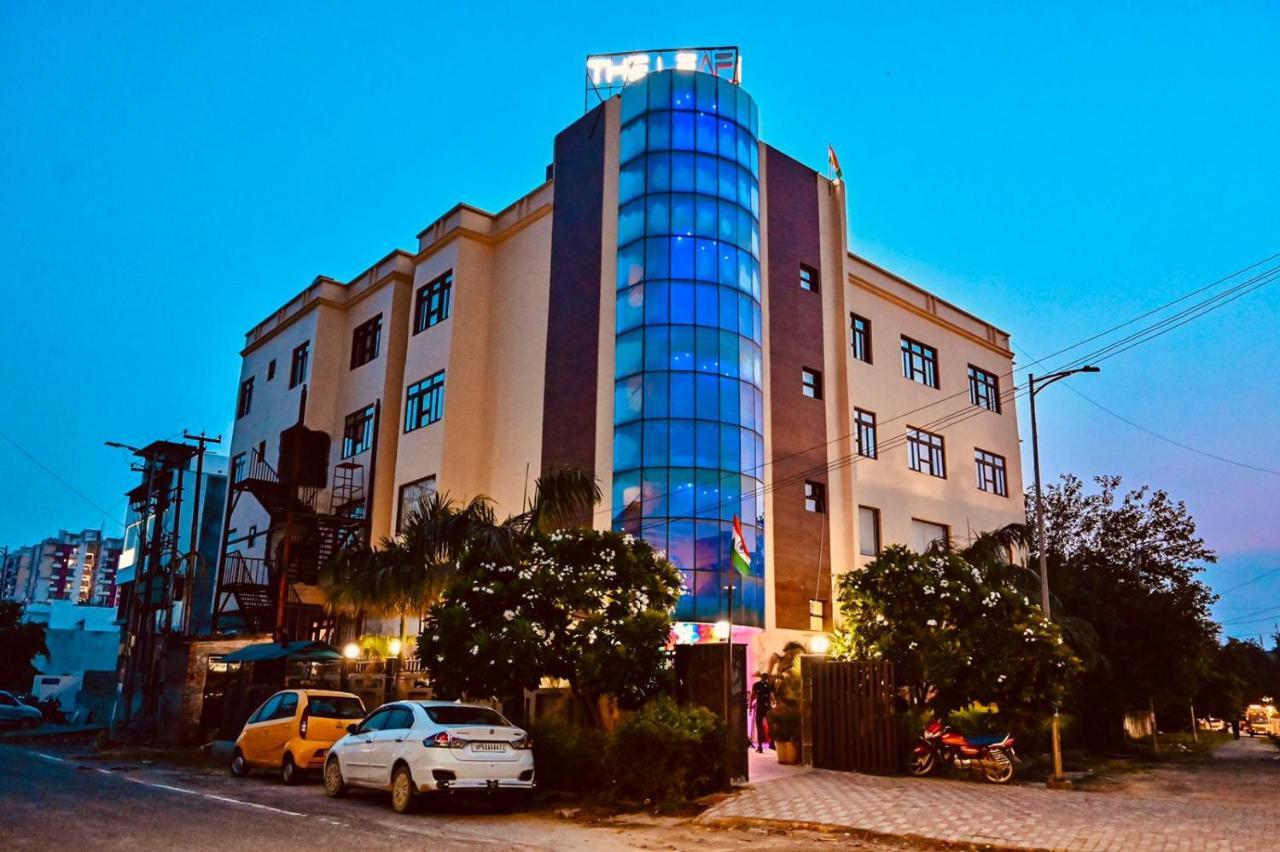 Hotel The Leaf - Gomti Nagar ลัคเนา ภายนอก รูปภาพ