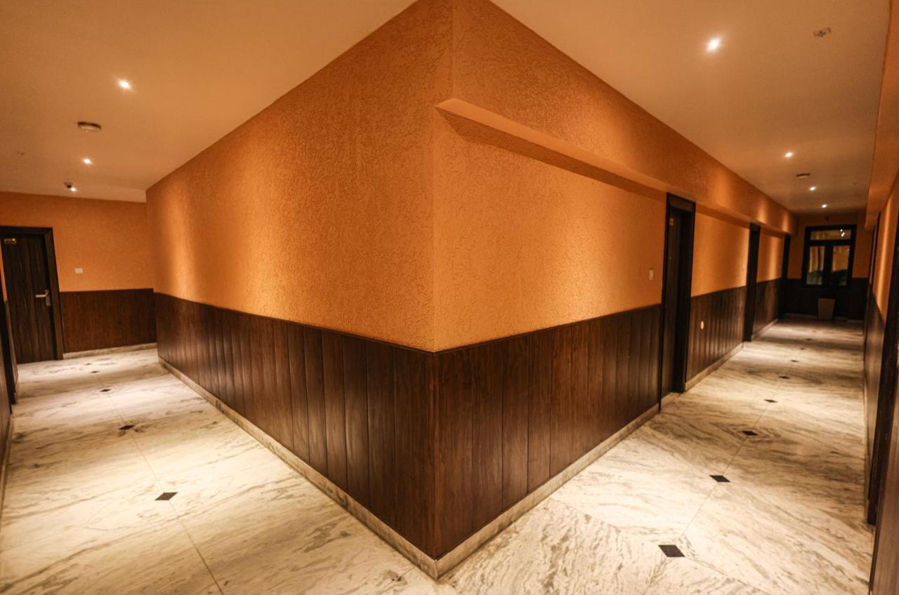 Hotel The Leaf - Gomti Nagar ลัคเนา ภายนอก รูปภาพ