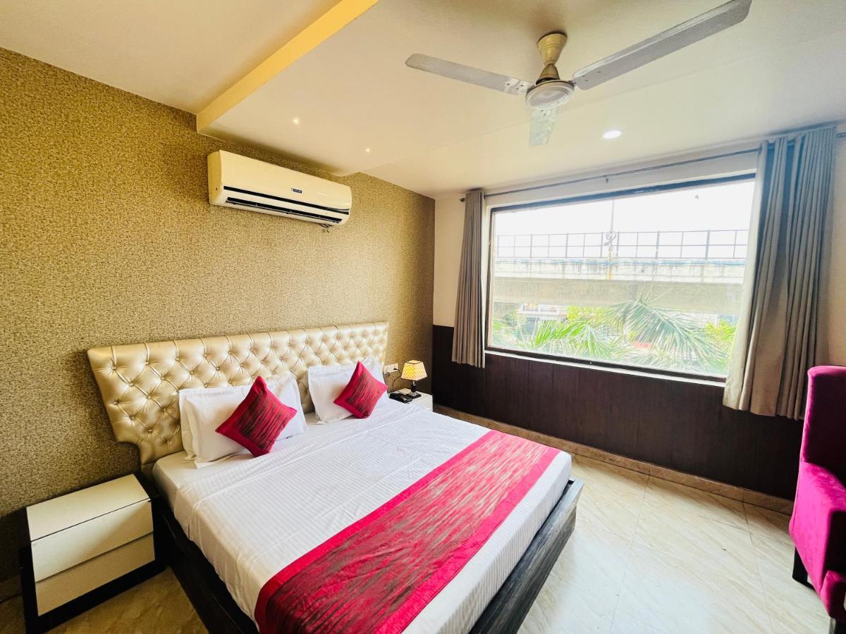 Hotel The Leaf - Gomti Nagar ลัคเนา ภายนอก รูปภาพ