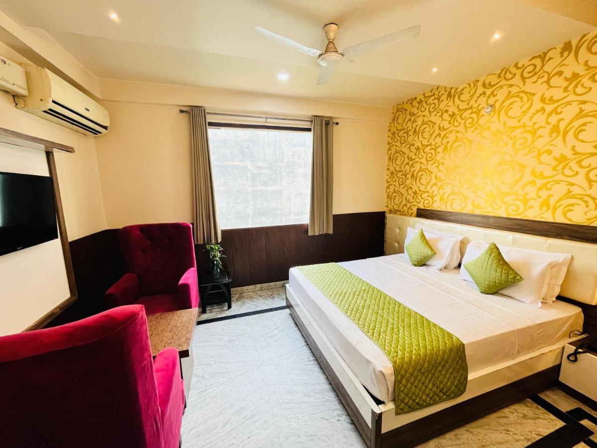 Hotel The Leaf - Gomti Nagar ลัคเนา ภายนอก รูปภาพ