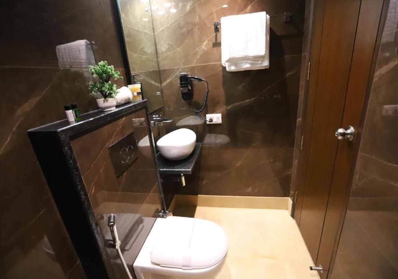 Hotel The Leaf - Gomti Nagar ลัคเนา ภายนอก รูปภาพ
